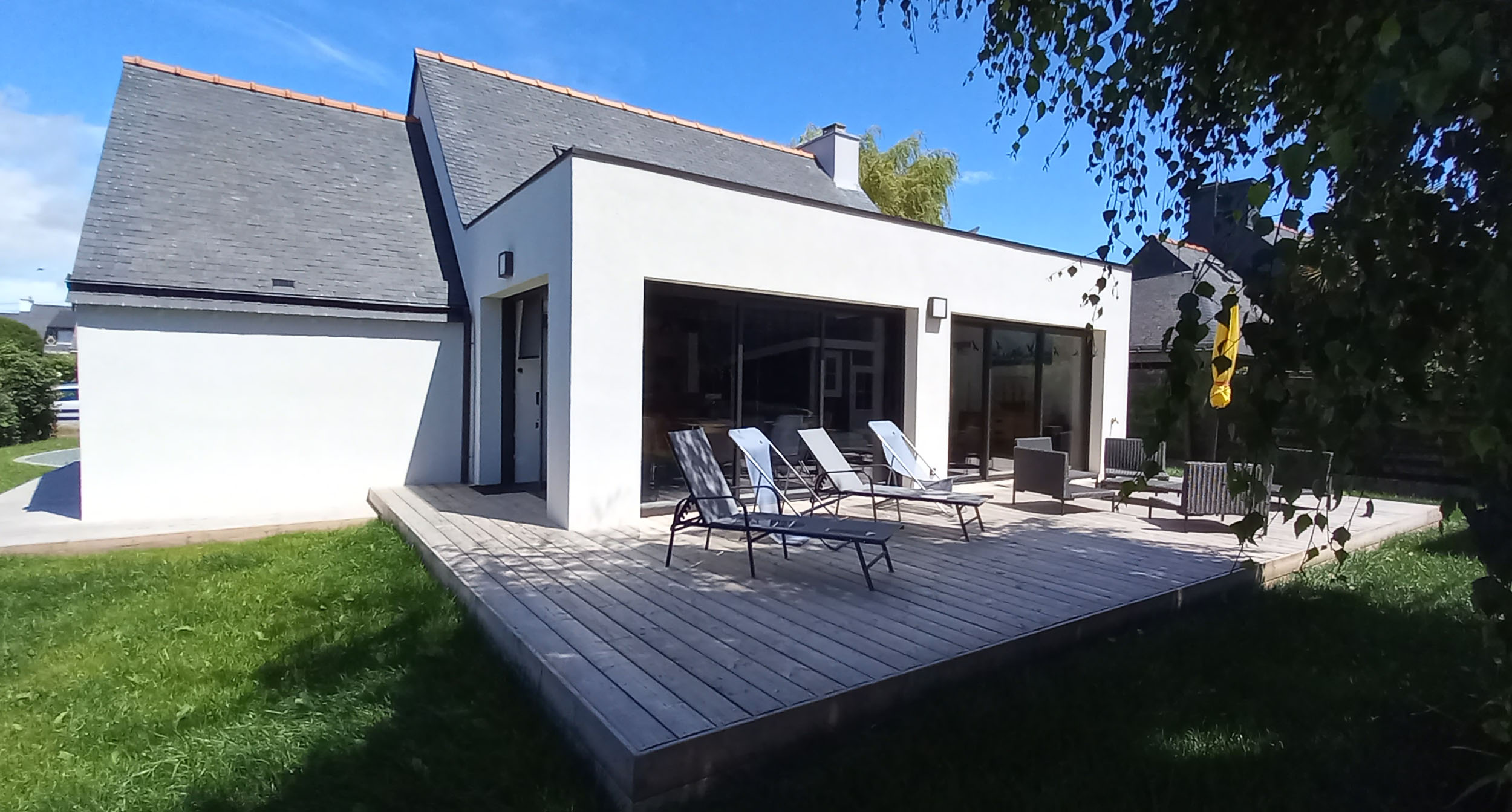 Lire la suite à propos de l’article Extension vitrée et rénovation à Damgan